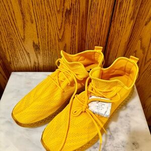 New Mens Pony Bright Yellow Knit Sneakers size 11